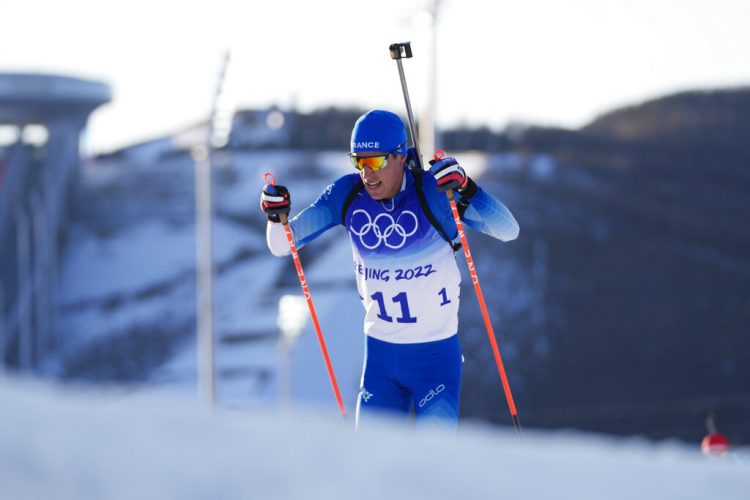 Dutch speedskater Nuis defends Olympic title